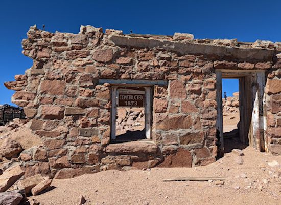 colorado/pikes-peak-region/landmark/pikes-peak-summit-house