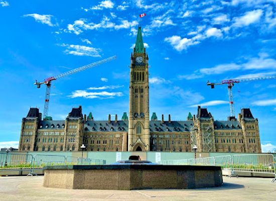 canada/ottawa/landmark/terry-fox-statue