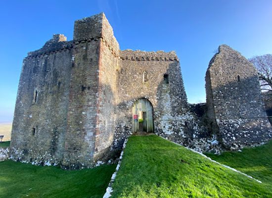 united-kingdom/west-glamorgan/attraction/weobley-castle-2