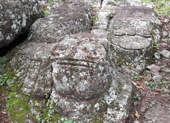 honduras/copan-region/landmark/monumento-los-sapos
