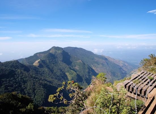 sri-lanka/eastern-province/landmark/great-world-s-end-drop