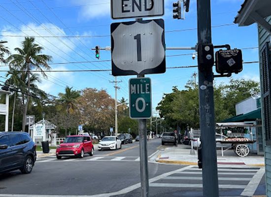florida/florida-keys/landmark/us-route-1-south-end