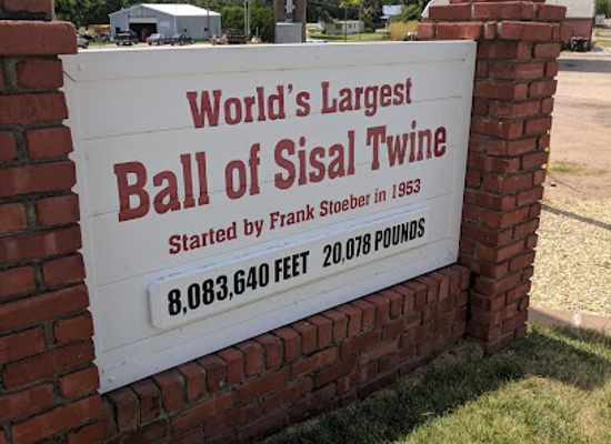 kansas/high-plains/landmark/world-s-largest-ball-of-twine