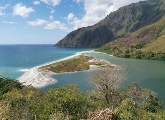new-caledonia/hienghene/landmark/ouaieme-ferry