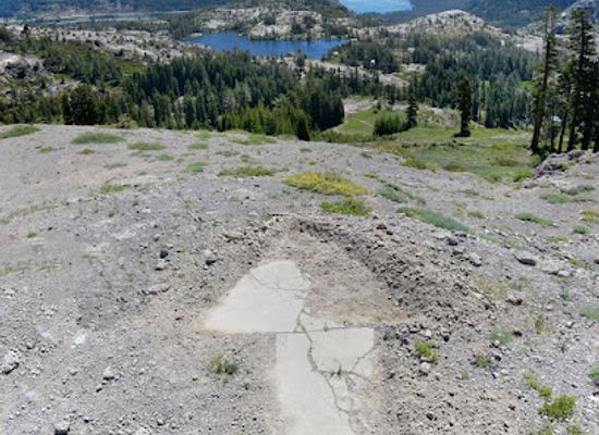 california/sierra-nevada/landmark/historic-airplane-navigation-beacon