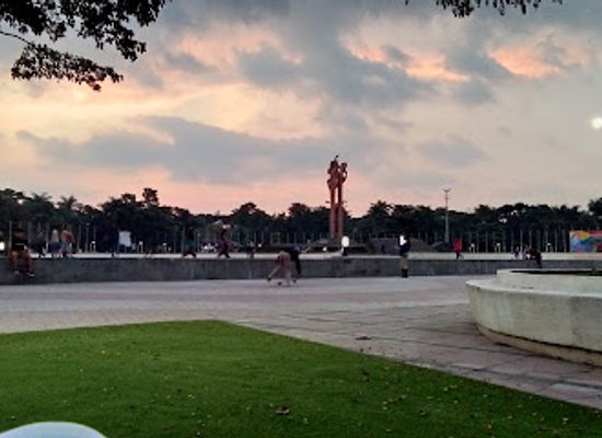 indonesia/bandung/landmark/stilasi-10-bandung-lautan-api