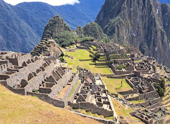 peru/machu-picchu/landmark/plaza-pueblo-machu-picchu