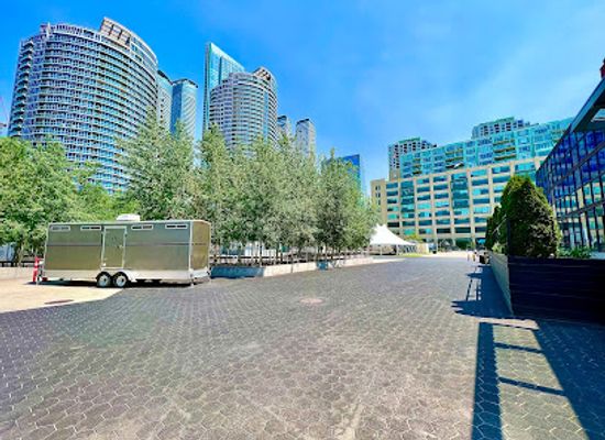 canada/toronto/harbourfront/landmark/ontario-square