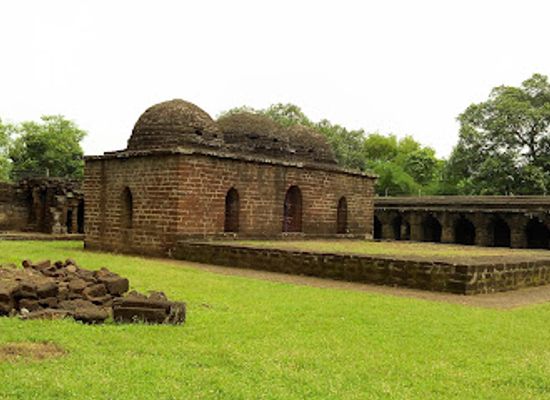 india/west-bengal/landmark/kurumbera-fort