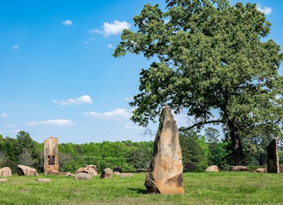north-carolina/chapel-hill/landmark/hartleyhenge