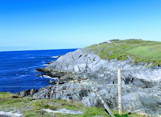 ireland/county-kerry/landmark/ballydonegan-beach-allihies