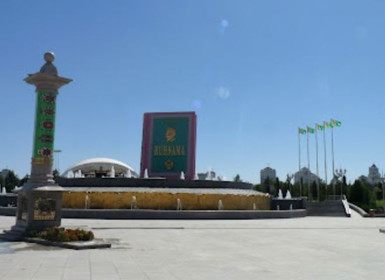 turkmenistan/ashgabat/landmark/ruhnama-monument