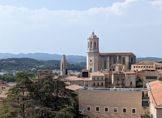 spain/catalonia-pyrenees/landmark/muralles-de-girona