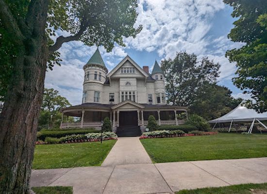 michigan/traverse-city/landmark/perry-hannah-home-founder-of-traverse-city-michigan