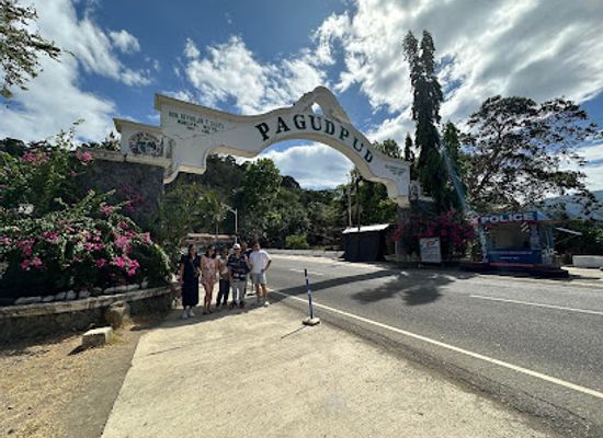 philippines/ilocos-norte/pagudpud/landmark/pagudpud-arch