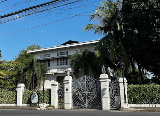 philippines/central-luzon/landmark/lazatin-house