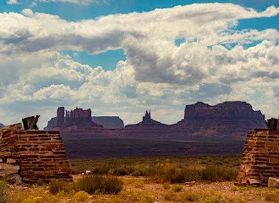 utah/colorado-plateau/landmark/brick-arch-film-location-for-once-upon-a-time-in-the-west