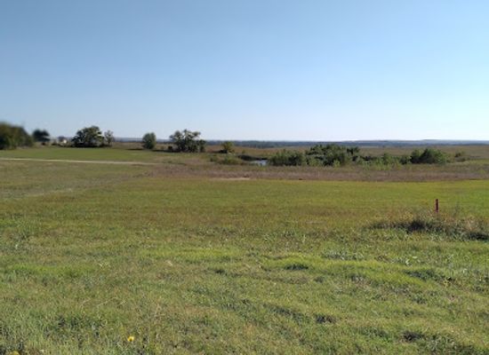 kansas/southeast-kansas/landmark/kansas-historical-marker-and-scenic-view-of-kansas-bluestem-prairie
