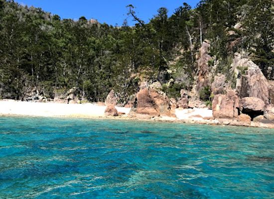 australia/whitsunday-islands/landmark/hook-island