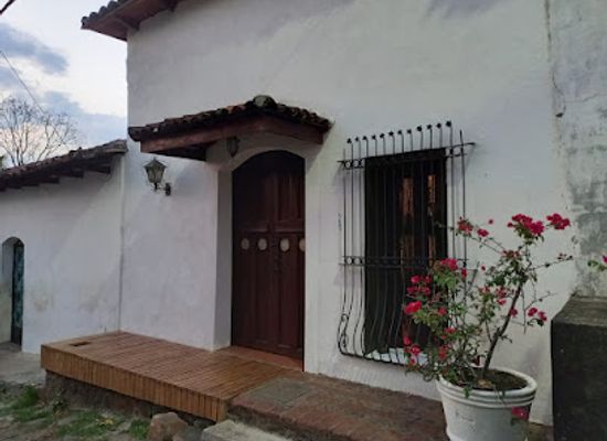 el-salvador/suchitoto/landmark/el-nidito-de-flor-de-pajaro