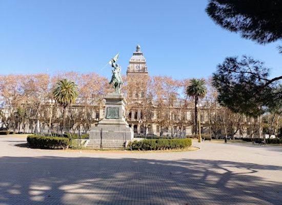 argentina/rosario/microcentro/landmark/plaza-san-martin