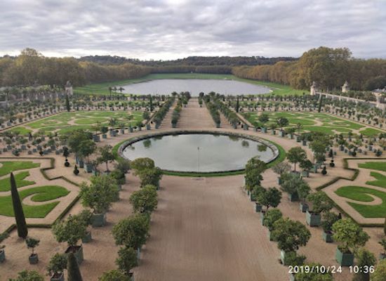 france/versailles/versailles-city-centre/landmark/dragon-pool