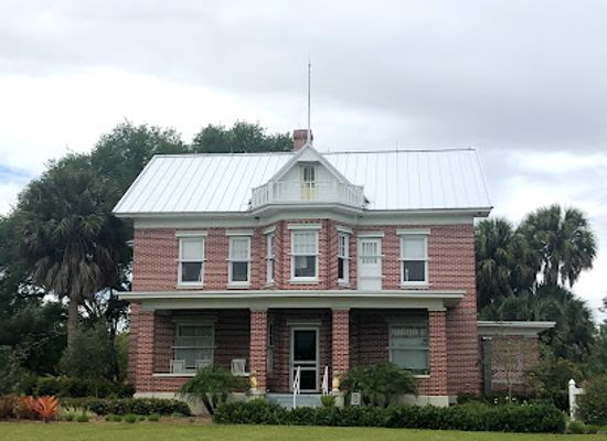 florida/treasure-coast/landmark/hallstrom-house-pineapple-plantation