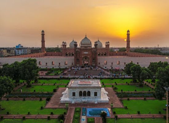 pakistan/central-punjab/landmark/badshahi-mosque