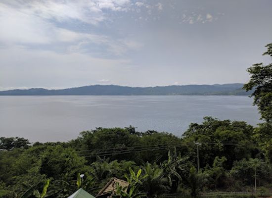 ghana/ashanti-region/landmark/lake-bosomtwe