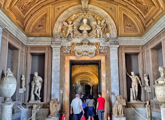 vatican-city/vatican-pinacoteca/landmark/galleria-dei-candelabri