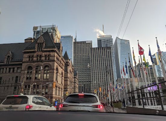 canada/greater-toronto-area/landmark/canadian-provinces-flags-alley