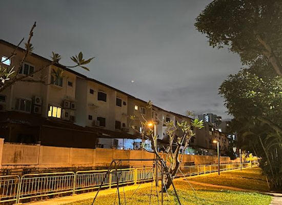 singapore/serangoon/landmark/colchester-swings