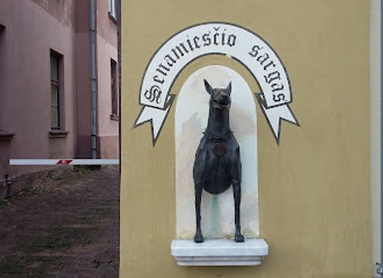 lithuania/samogitia/landmark/sculpture-guardian-of-the-old-town