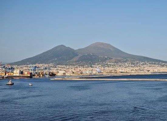 italy/campania/landmark/mount-vesuvius
