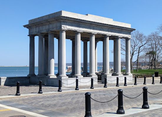 connecticut/the-gold-coast/landmark/plymouth-rock