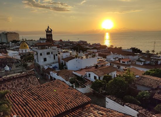 mexico/puerto-vallarta/hotel-zone/landmark/faro-de-matamoros