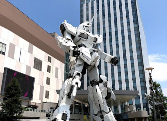 japan/bingo/landmark/the-life-sized-unicorn-gundam-statue