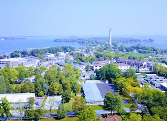 ohio/lake-erie-islands/landmark/perry-s-cave-family-fun-center