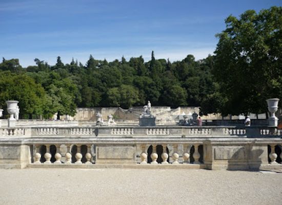 france/languedoc-roussillon/landmark/jardin-de-la-fontaine