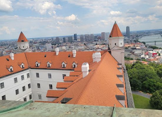slovakia/podpolanie/landmark/bratislava-castle