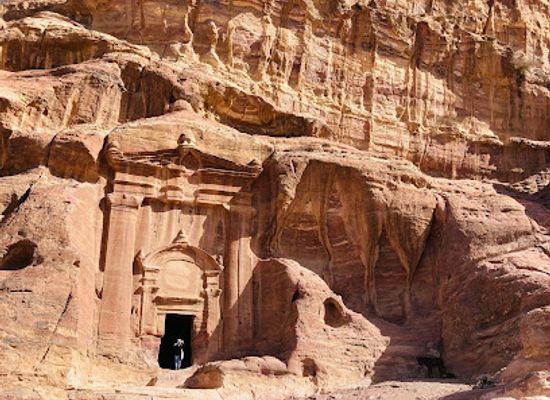 jordan/petra/landmark/renaissance-tomb