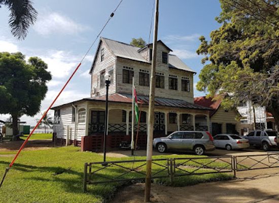 suriname/wanica-district/landmark/surinaams-museum