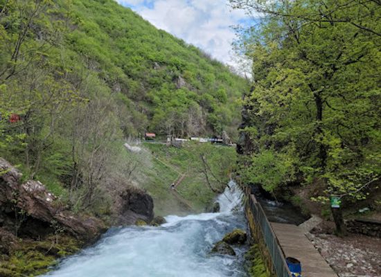 kosovo/podgur/landmark/white-drin-waterfall