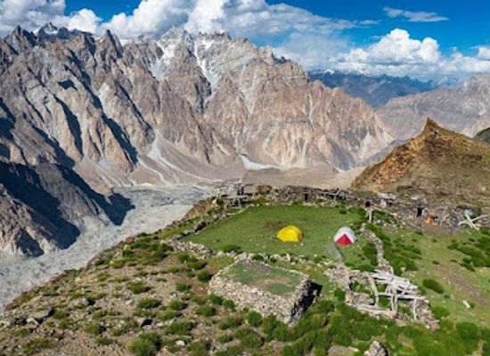 pakistan/karimabad/landmark/patundas-meadows