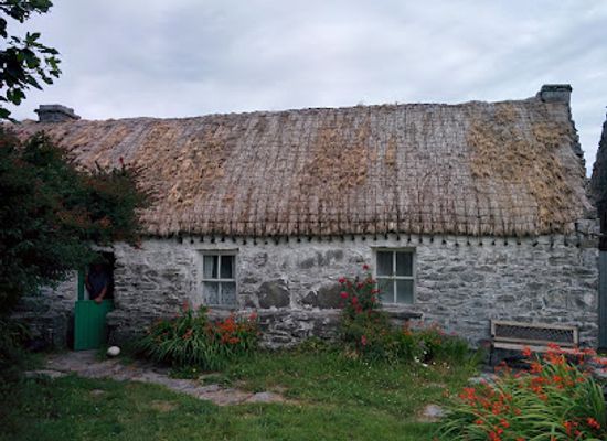 ireland/aran-islands/landmark/teach-synge-synge-s-cottage