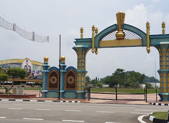 brunei/bandar-seri-begawan/kiulap/landmark/memorial-clock