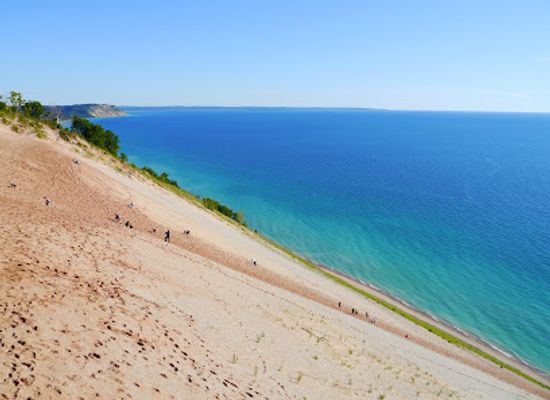 michigan/sleeping-bear-dunes-national-lakeshore/landmark/philip-a-hart-visitor-center