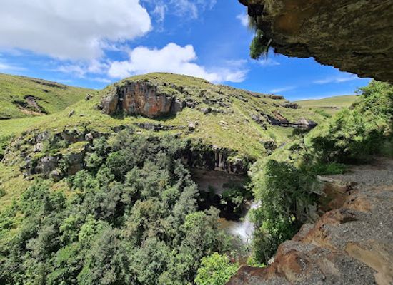 south-africa/drakensberg-mountains/landmark/aasvoelkrans-cave