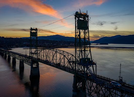 oregon/columbia-river-gorge/landmark/hood-river-white-salmon-interstate-bridge