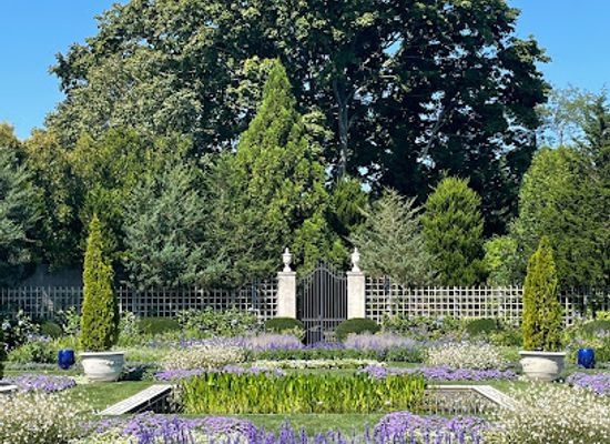 rhode-island/newport-coastline/landmark/blue-garden